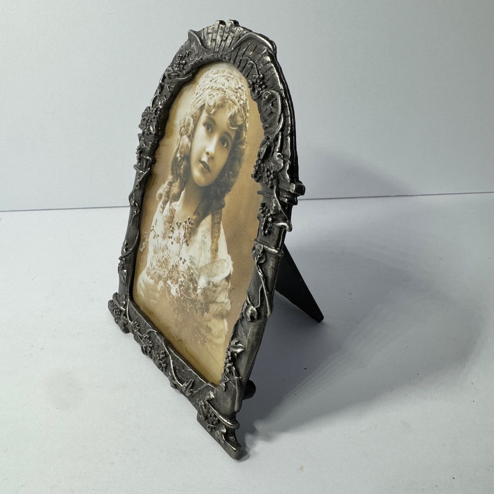 VTG Mann 1993 Art Nouveau Pewter Tone Metal Grapevine Arched Picture Frame 4x6
